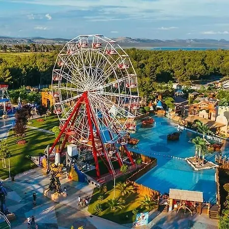 مكان تخييم New Lunabay Mobile بيوغْغاد نا موغو