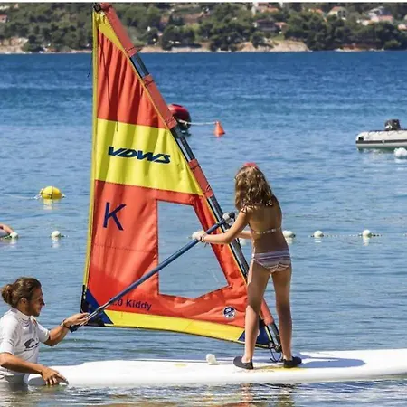 New Lunabay Mobile مكان تخييم